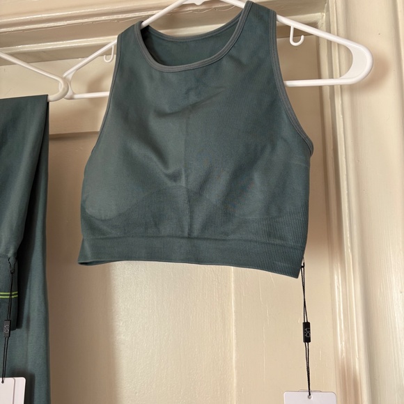 NWT LICI FIT workout set beautiful green/celadon color perfect for yoga - Picture 3 of 7